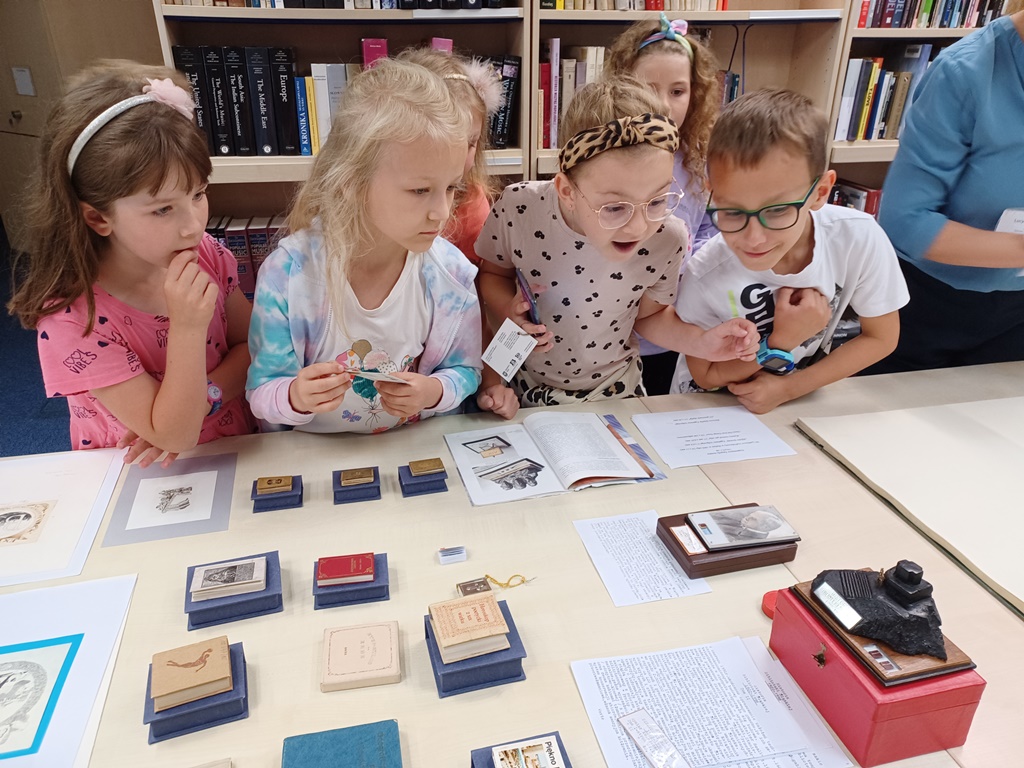 Najmniejsze książki w zbiorach biblioteki