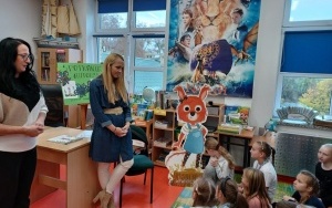 Spotkanie autorskie w bibliotee szkolnej (3)