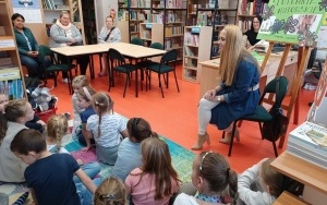 Spotkanie autorskie w bibliotee szkolnej (5)