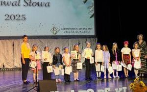 Wręczanie dyplomu w kategorii klas drugich