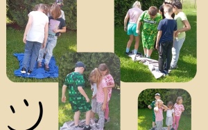 Uczniowie klasy 1d podczas zabawy z kocami