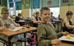 Klasa 4 a tworzy sześciany i prostopadłościany (1)