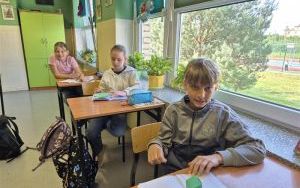 Klasa 4 a tworzy sześciany i prostopadłościany (4)